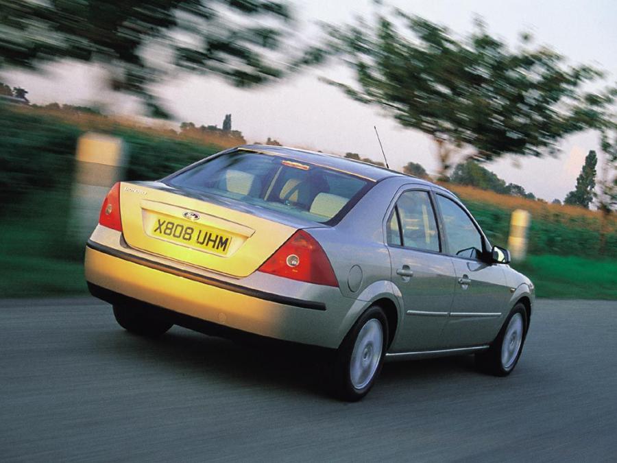  Ford Mondeo Sedan 2000 года  (UK) (фото 9 из 14)